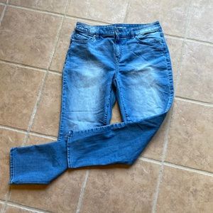 Medium Blue Chicos Platinum Crops - Sz 8